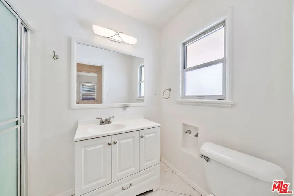 408 W Manchester Avenue, Playa Del Rey, California 90293 home-pic-24